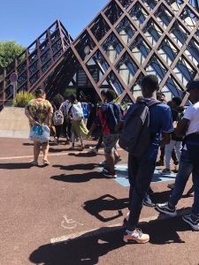 La 502 et la 401 à la cité du volcan.